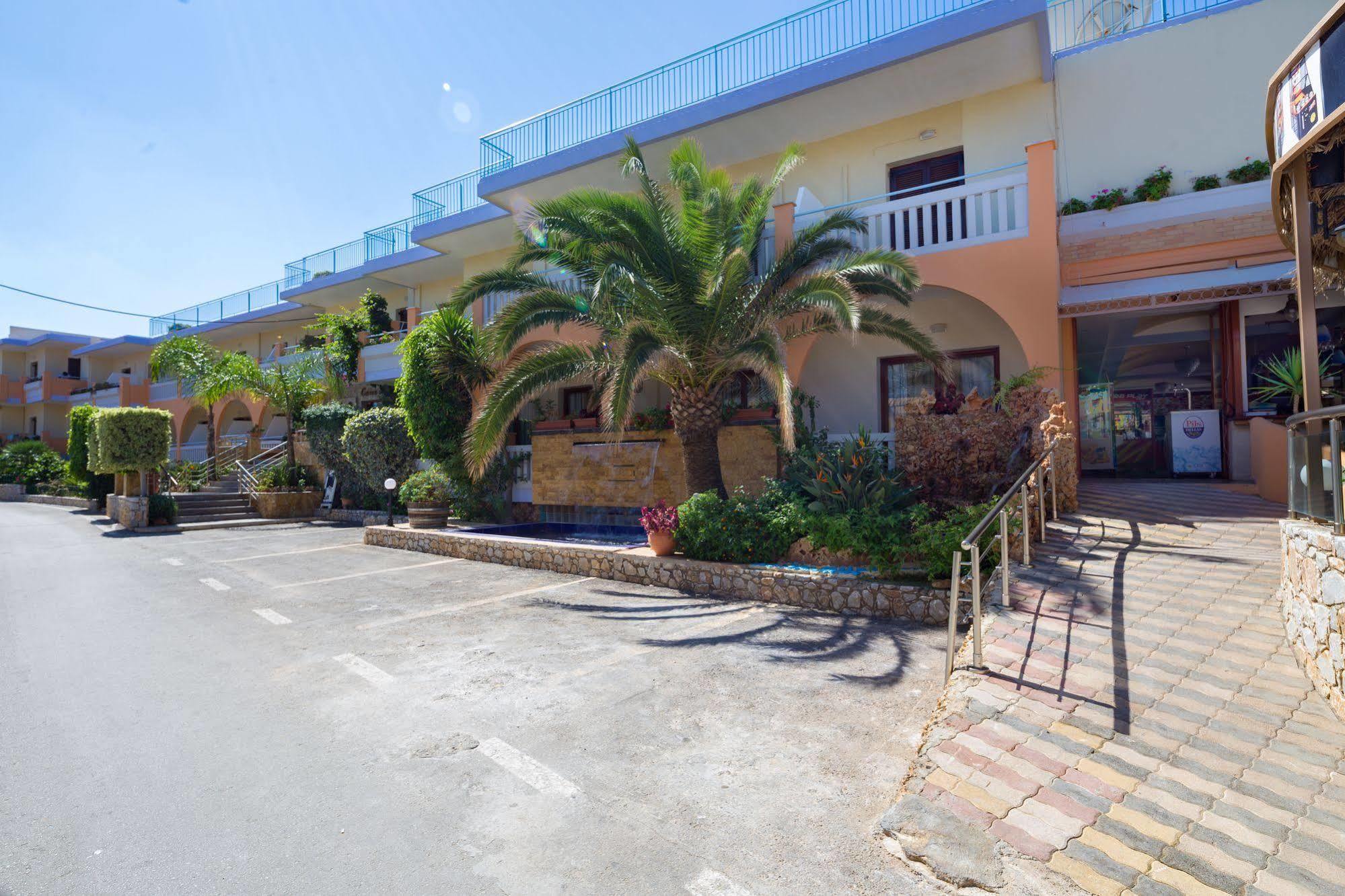 Raisakis Apartments Agia Marina Buitenkant foto